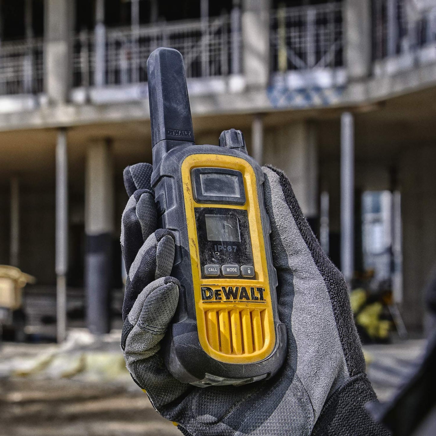 DEWALT DXFRS800 FRS Walkie Talkies Long Range 2 Way Radio, 2 Watt, Waterproof & Rechargeable, 2 Pack