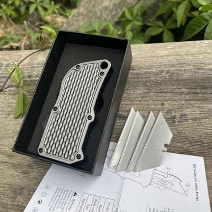 Retractable Box Cutters Utility Knife,Replaceable Blade Pocket Knife With Clip, With 5pcs Spare Blades,Lightweight Aluminum Handle for Outdoor And Indoor EDc, Camping & Survival