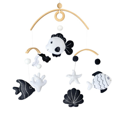 High-Contrast Black & White Decor for Newborn Baby Nursery Room – Fish Crib Mobile, Handmade for Boy & Girl, Safe Natural Wood & Fabric, Plastic-Free, Baby Shower Gift Ready