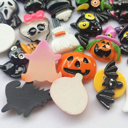 Chenkou Craft Random 50pcs Mix Lots Resin Flatback Flat Back Halloween Craft Embellishment Wizard Pumpkin Lantern Ghost Spider Skull Castle+Clear Box (50)