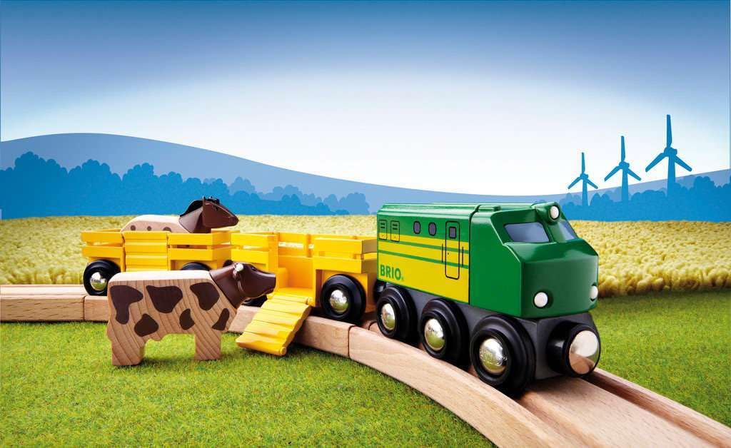 BRIO World Farm Train Set - 5-Piece FSC-Certified Accessories - Works with All Wooden Railway Sets - Includes Engine, Horse, Cow & Livestock Cars - Fun Play for Kids Ages 3 & Up