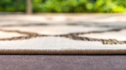 Unique Loom Outdoor Trellis Collection Area Rug - Raised Trellis (3' 3" x 5' 3" Rectangle, Beige/ Brown)