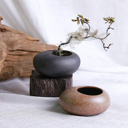 WANDIC Ikebana Flower Arrangement Vase Kit, Black Pebble Ceramic Planter Pot with 4cm Kenzan Flower Frog Pottery Floral Arranging Pin Needle Holder for Floral Art Desk Office Decoration