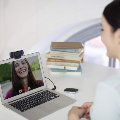 Logitech C920S HD Pro Webcam, Full HD 1080p/30fps Video Calling, Clear Stereo Audio, Light Correction, Privacy Shutter, Works with Skype, Zoom, FaceTime, Hangouts, PC/Mac/Laptop/Tablet/Xbox