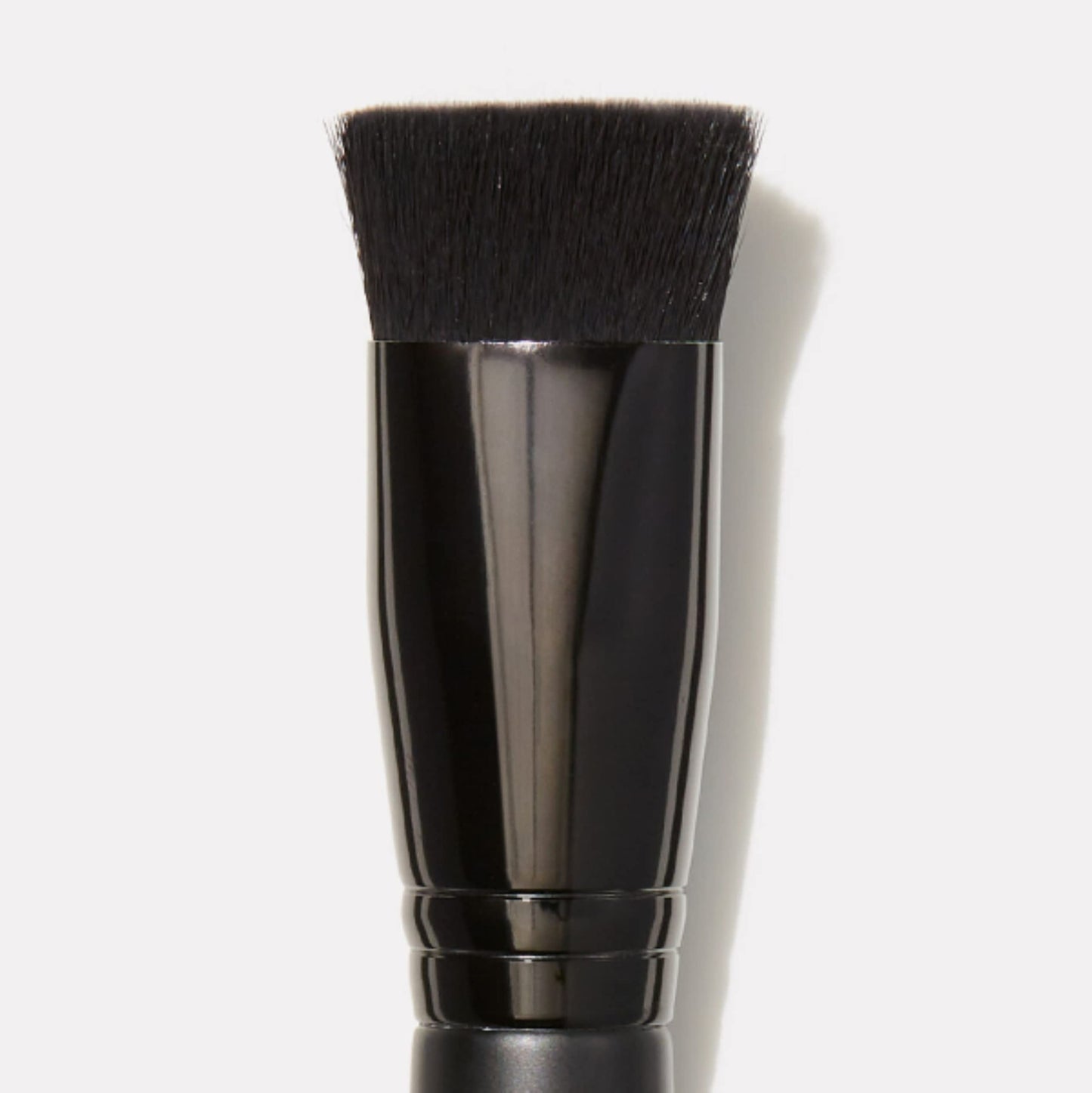 e.l.f. Ultimate Blending Brush, Dome-Shaped Makeup Tool For Applying & Blending Foundation, Bronzer & Blush, Made With Vegan, Cruelty-Free Bristles