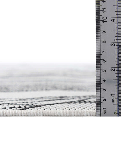 Unique Loom Outdoor Botanical Collection Area Rug - Leaf (5' 3" x 8' Rectangle, Charcoal Ivory)