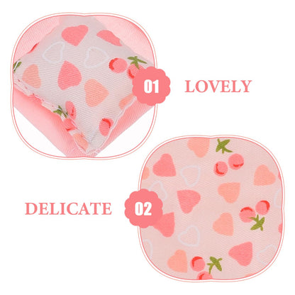 ibasenice Doll House Bedding Set - 1:12 Scale Miniature Bed Sheet, Quilt, and Pillows Kit - Soft Fabric Bedroom Accessories for 12-Inch Dollhouse Furniture Decor - Pink Heart Design