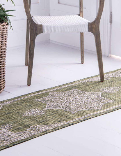 Unique Loom Outdoor Traditional Collection Area Rug - Antique (2' x 8' Runner Green/Ivory)