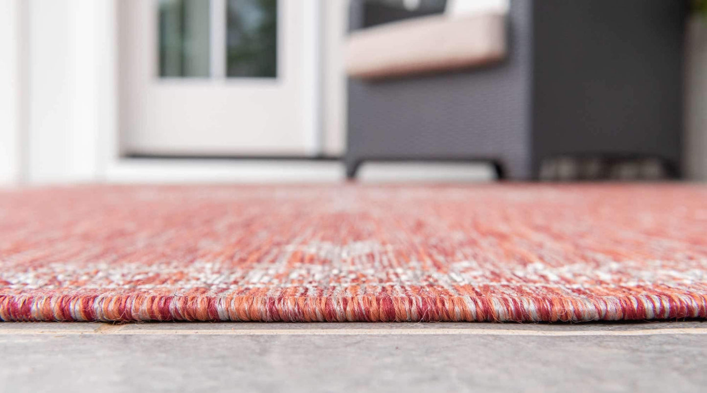 Unique Loom Outdoor Traditional Collection Area Rug - Antique (4' 1" x 6' 1" Rectangle, Rust Red/ Gray)