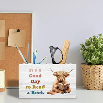 METNBASYY Highland Cow Reading Book Pen Holder for Desk, Book Lover Reader Gifts Pencil Organizer, Highland Cow Gifts Wooden Box Sign Desk Decor for Reading Room Library Classroom Decoration