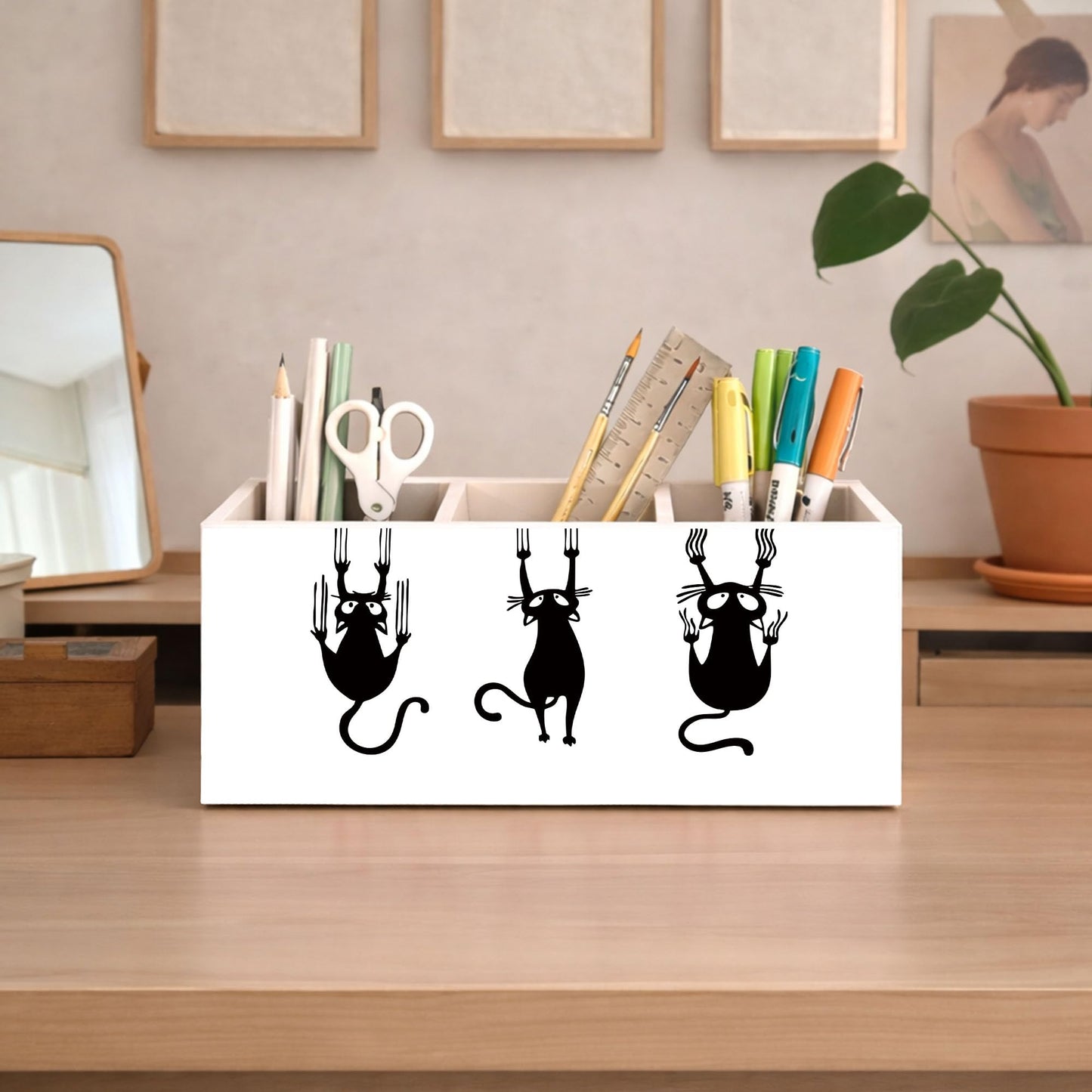GGED Funny Cat Pencil Holder, Wooden Desk Organizer with Cartoon Cats Climbing, Pen and Pencil Storage, Office and Study Desk Accessories