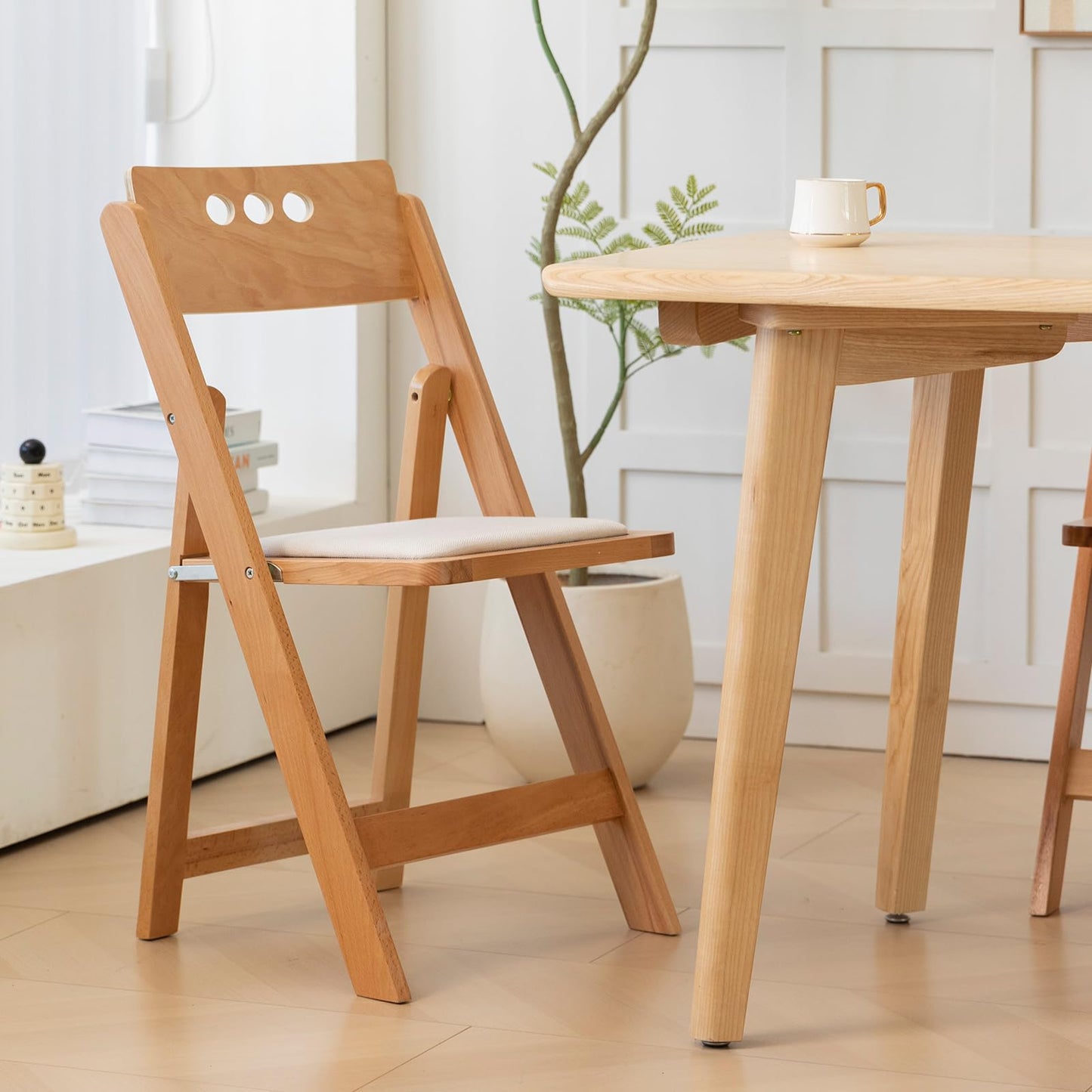 GTNSAFP Wooden Folding Chair with Soft Cushion, Simple and Stylish, Comfortable and Durable, Suitable for Weddings, banquets and Events, 4 Sets, high backrest Natural，Linen pad