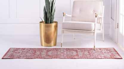Unique Loom Outdoor Traditional Collection Area Rug - Timeworn (2' x 6' 1" Runner, Rust Red/ Gray)