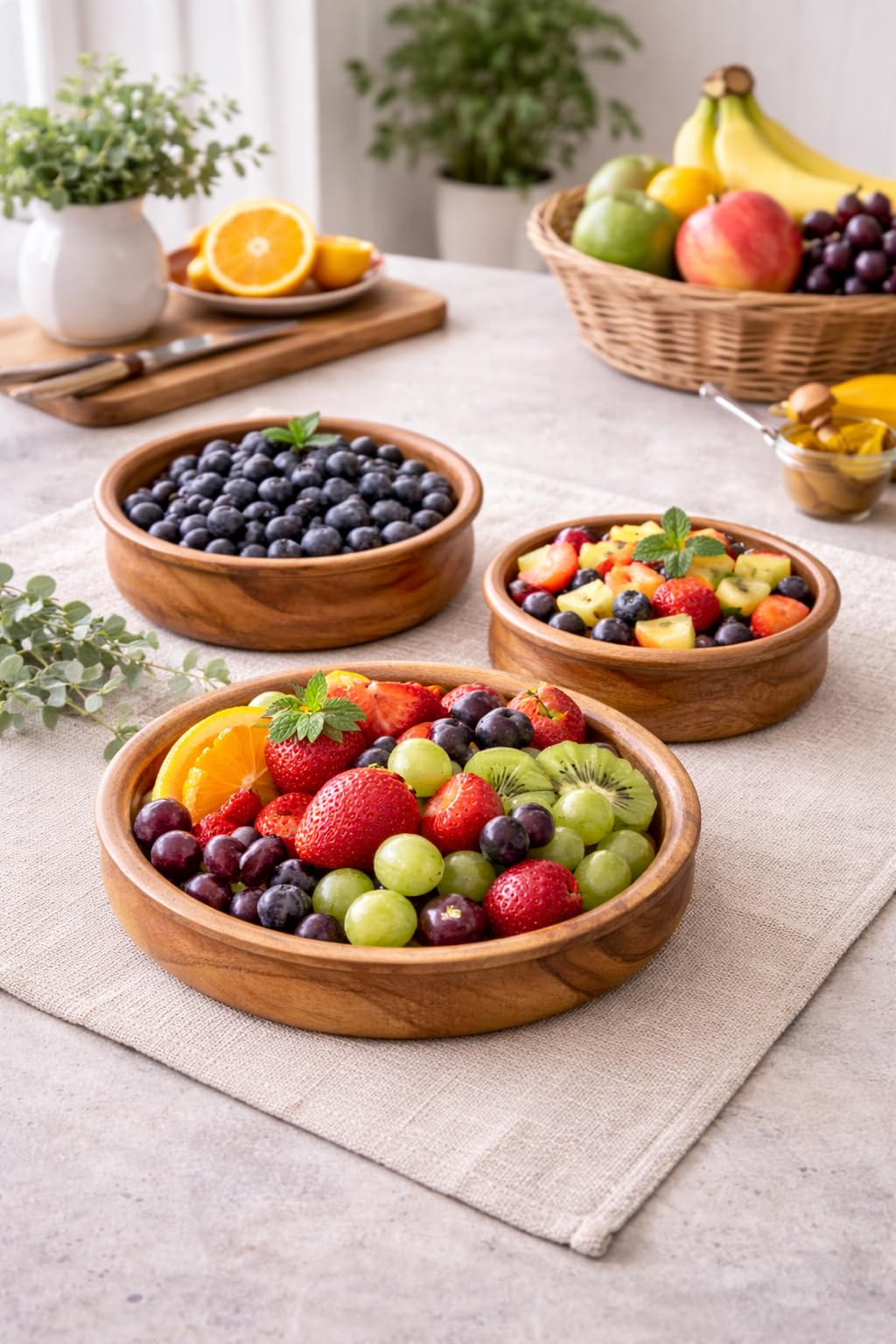 AYANSHITIK Acacia Wood Serving Bowls Set of 3 (4, 6 and 8 Inch), 100% Solid Natural Acacia, Smooth Polished Finish round, for Snack, Salad, and Fruit