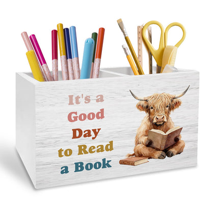 METNBASYY Highland Cow Reading Book Pen Holder for Desk, Book Lover Reader Gifts Pencil Organizer, Highland Cow Gifts Wooden Box Sign Desk Decor for Reading Room Library Classroom Decoration