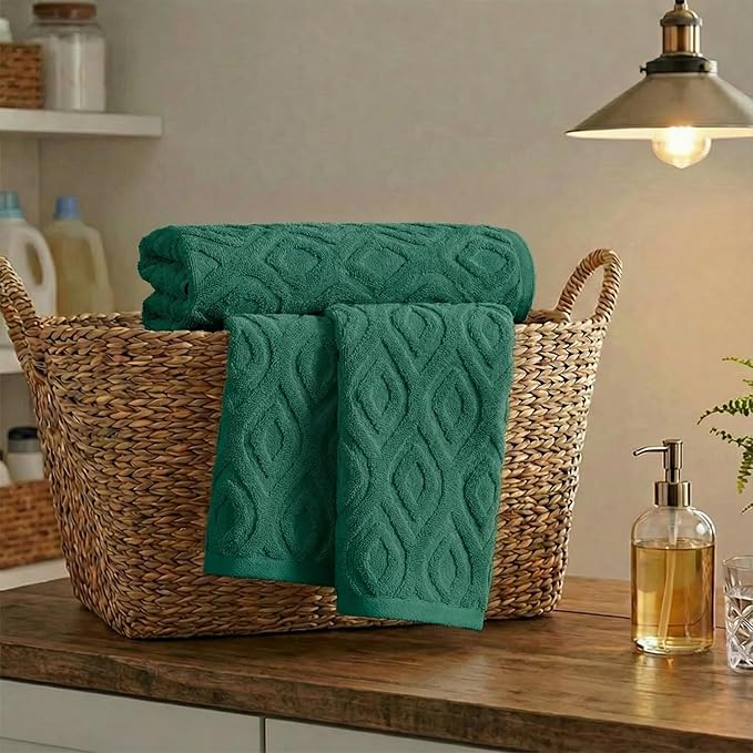 Artoid Mode 2 Pcs Dark Green 3D Diamond Grid Jacquard Hand Towels