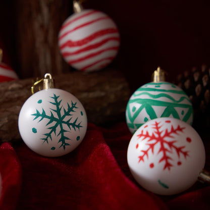 JOYIN 24 Pcs Christmas Ball Ornaments Blank White, Ball Ornaments for DIY Art & Craft Christmas Tree Decoration Shatterproof for Xmas Party Favors Supplies Presents