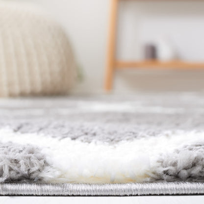 SAFAVIEH Tahoe Shag Collection Area Rug - 5' x 7', Grey & White, Trellis Design, Non-Shedding & Easy Care, 1.2-inch Thick Ideal for High Traffic Areas in Living Room, Bedroom (THO677H)