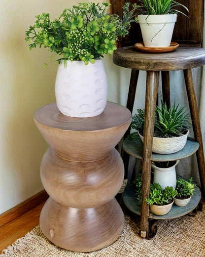 Athaliah Wooden Side Table, Hand Carved Rustic Wood Tree Stump End Table, Natural Paulownia Wood Round Coffee Table, Indoor Outdoor Wood Stump Stool for Living Room, Bedroom, Garden, Patio