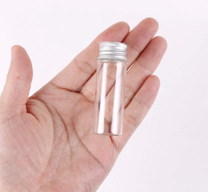 MaxMau 100 Tiny Glass Bottles Clear Small Vials 15 Milliliter Empty Mini Jars with Aluminum Screw Top Lids Sample Message Bottle Wedding Favors Decorations DIY Jewelry Accessories Liquid Hold Storage