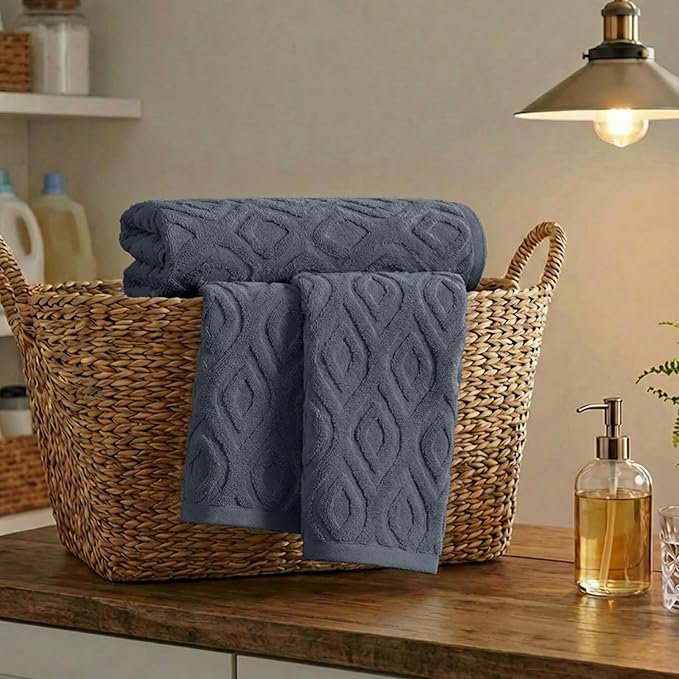 Artoid Mode 2 Pcs Grey 3D Diamond Grid Jacquard Hand Towels