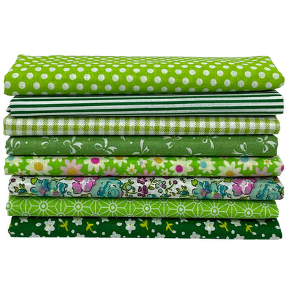 Jukway 8Pcs 20 x 20 Inch Sewing Fabric Squares, Cotton Crafts Fabric Bundles Floral Patterns Printed Tissue Patchwork Fabrics Square for Quilting, Home Décor, Scrapbooking, Handwork (Green)
