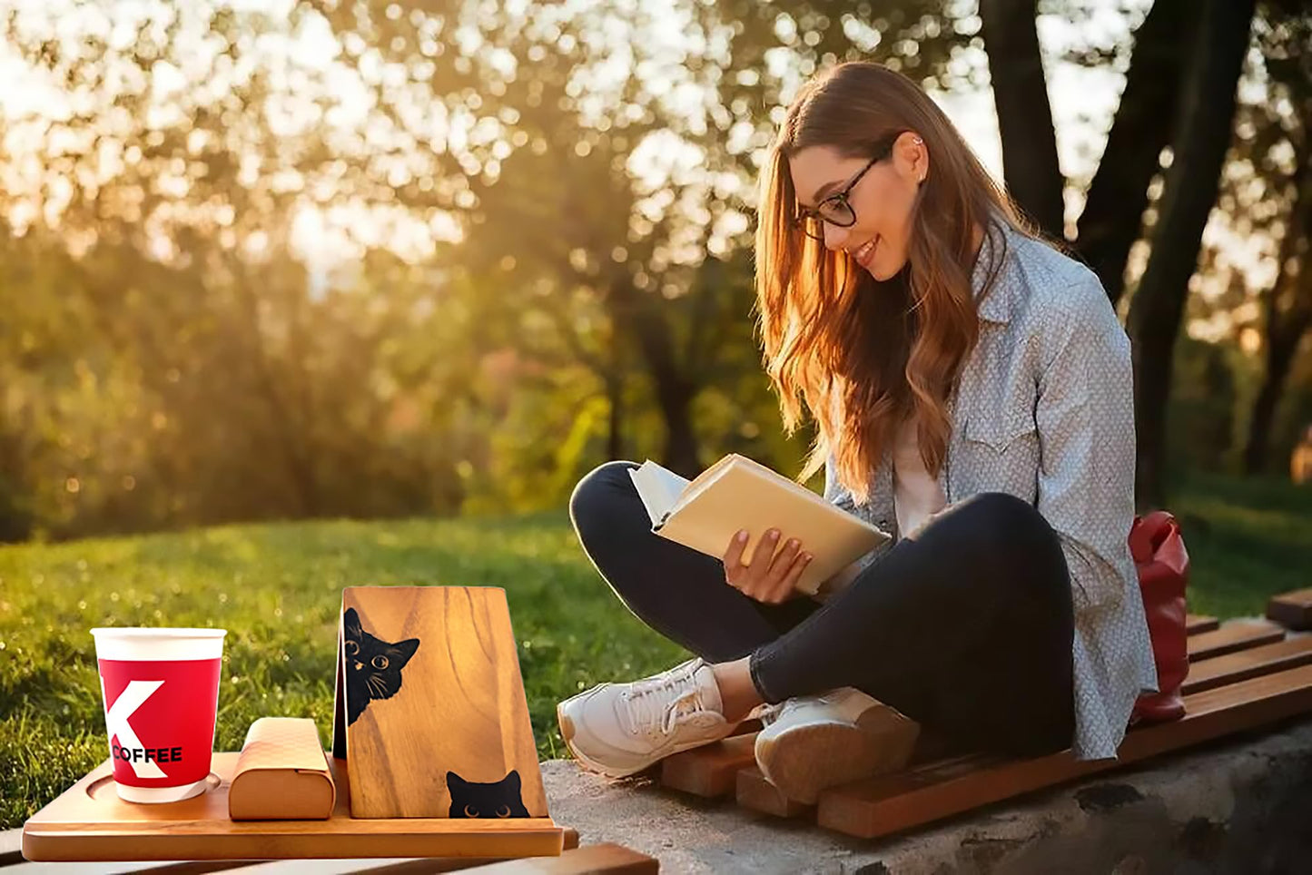 Adeerus Wooden Book Stand, Triangle Book Holder, Small Bookshelf, Black Cat Book Rest with Cup Holder, for Reading or Desktop Decoration, Coffee and Book Lovers Father's Day Gifts for Dad & Husband