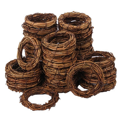 Geytetqi 40 PCS Natural Grapevine Wreaths, 3.2 Inch Beautiful Vine Branch Wreath for DIY Crafts and Christmas Decorations, Ideal for Wedding Decor