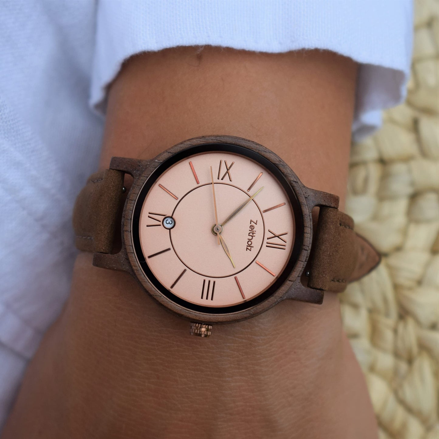 Zeitholz Wooden Watch Women, Wooden Watch, Gifts, Analog Watch, Date, New Rosenbach Collection 36mm, Natural Wood, Japanese Quartz Movement, Leather Strap. (Brown)