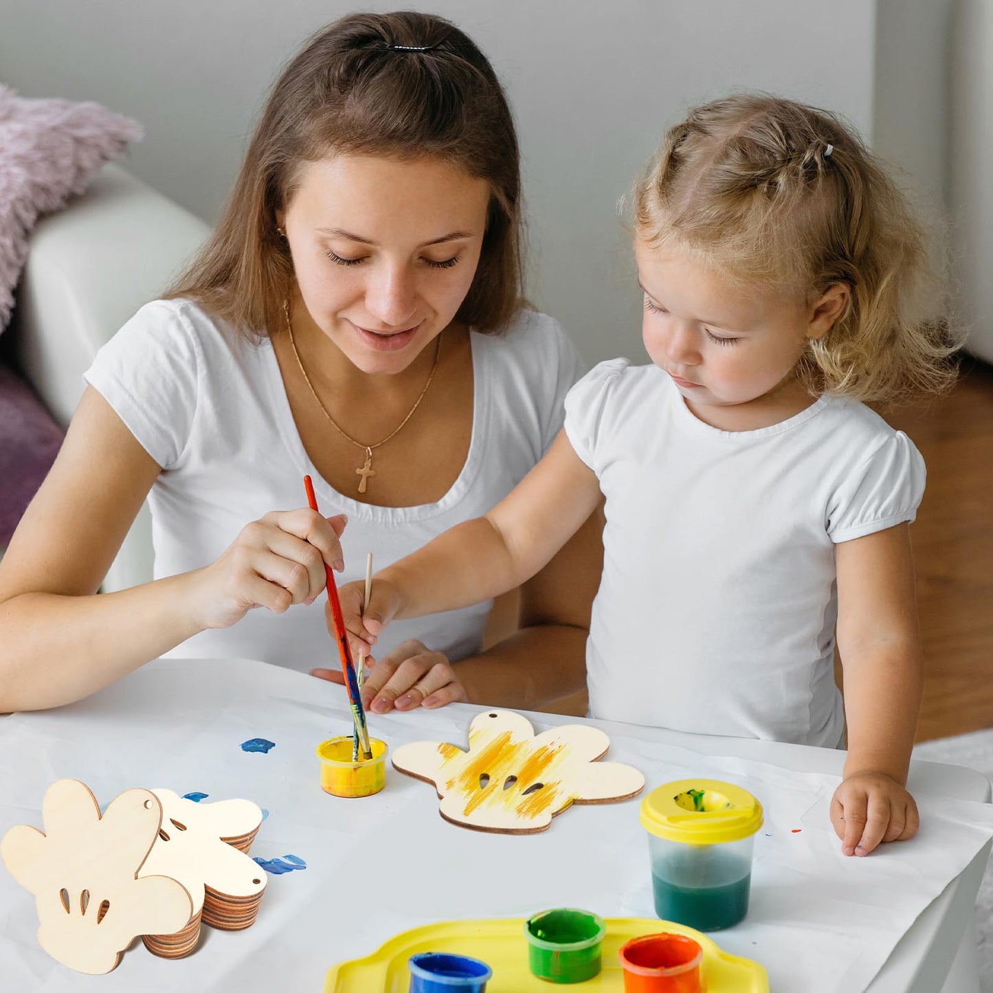 Tmflexe Mouse Head Hand 30Pcs Unfinished Wooden Gift Ornaments DIY Craft Birthday Present Paintable Blank Natural Mouse Head Cutouts Hanging Wood Slices for Kids Art Crafts DIY Gift Party Supplies