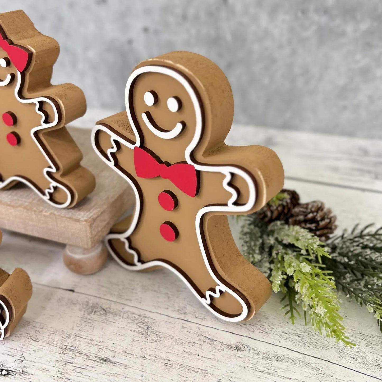 Wooden Gingerbread Family Shelf Sitter, Chunky Wood Gingerbread Cutout, Christmas Decoration, Christmas Mantel Decor, ChristmasTable Decor (Small Girl)