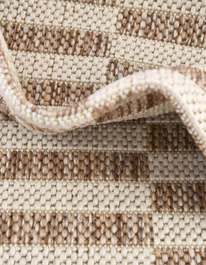 Unique Loom Outdoor Striped Collection Area Rug - Striped (5' 3" Round Taupe/Ivory)