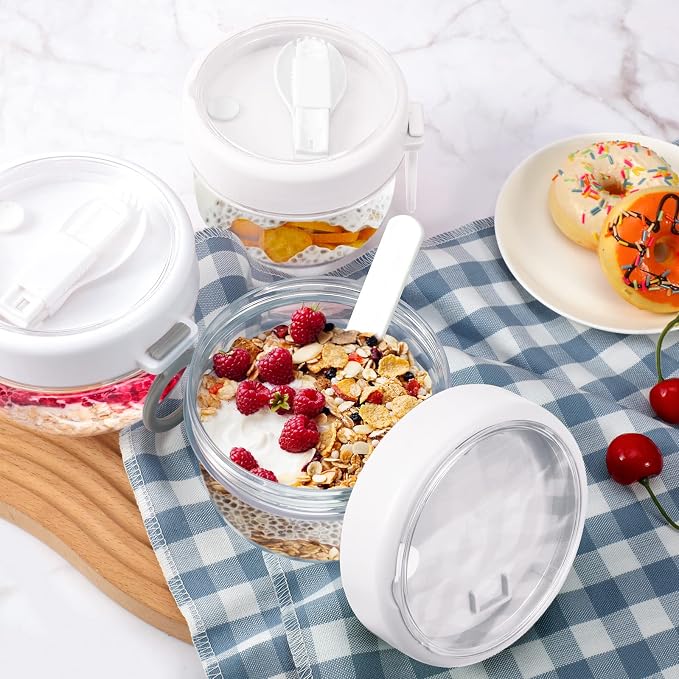 Gerrii 4 Pcs Overnight Oats Container with Lids and Spoons, 20 oz Plastic Overnight Oats Jars Large Capacity Airtight Yogurt Container for Milk, Fruit, Cereal and Salad Storage (White)