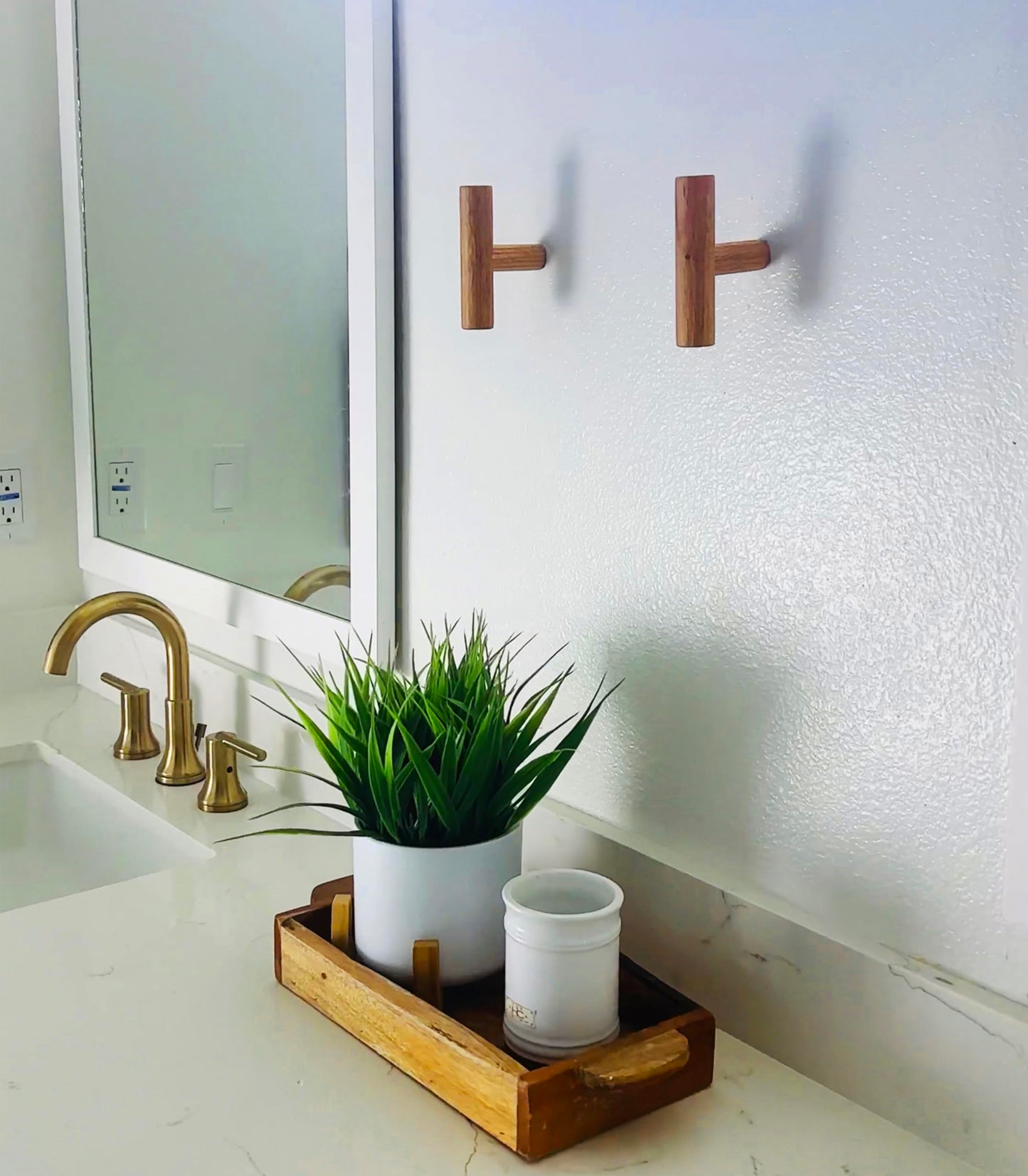 Flynt Ave. Wooden Coat Hooks, Decorative Wall Hooks for Bags, Hats, Coats, Purse, Heavy Duty, Sturdy, Natural Oak, Easy to Install, Holds Up to 7lbs - Pack of 5