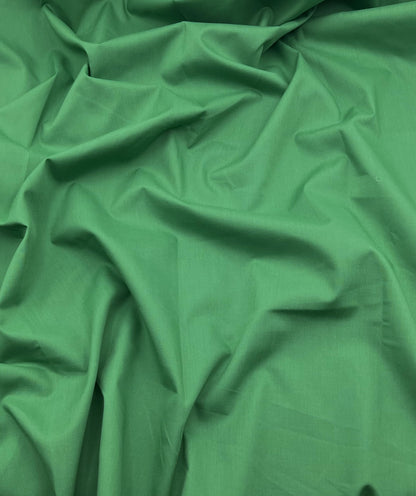 EOVEA - Cotton Polyester Fabric by The Yard – 60" Wide Broadcloth Fabric, Soft, Lightweight & Breathable Material for Lining, Curtains, Bedding, Skirts, Sewing Projects (Kelly Green,2 Yard)