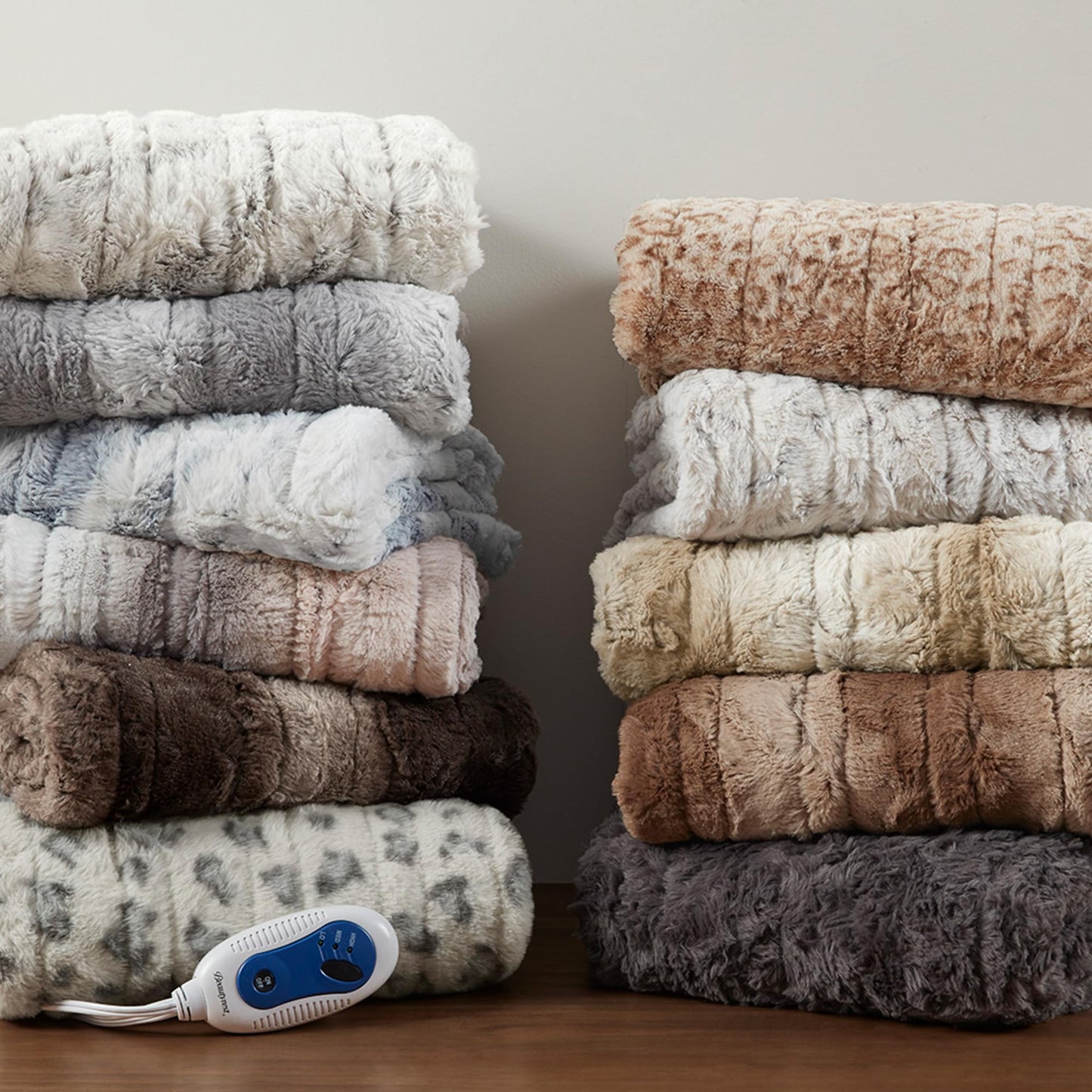 Beautyrest Zuri Reversible Faux Fur to Mink Electric Blanket, Auto Shut Off, Virtually Zero EMF, Multi Heat Setting, UL Certified, Machine Washable, Natural Marble Throw 50x70