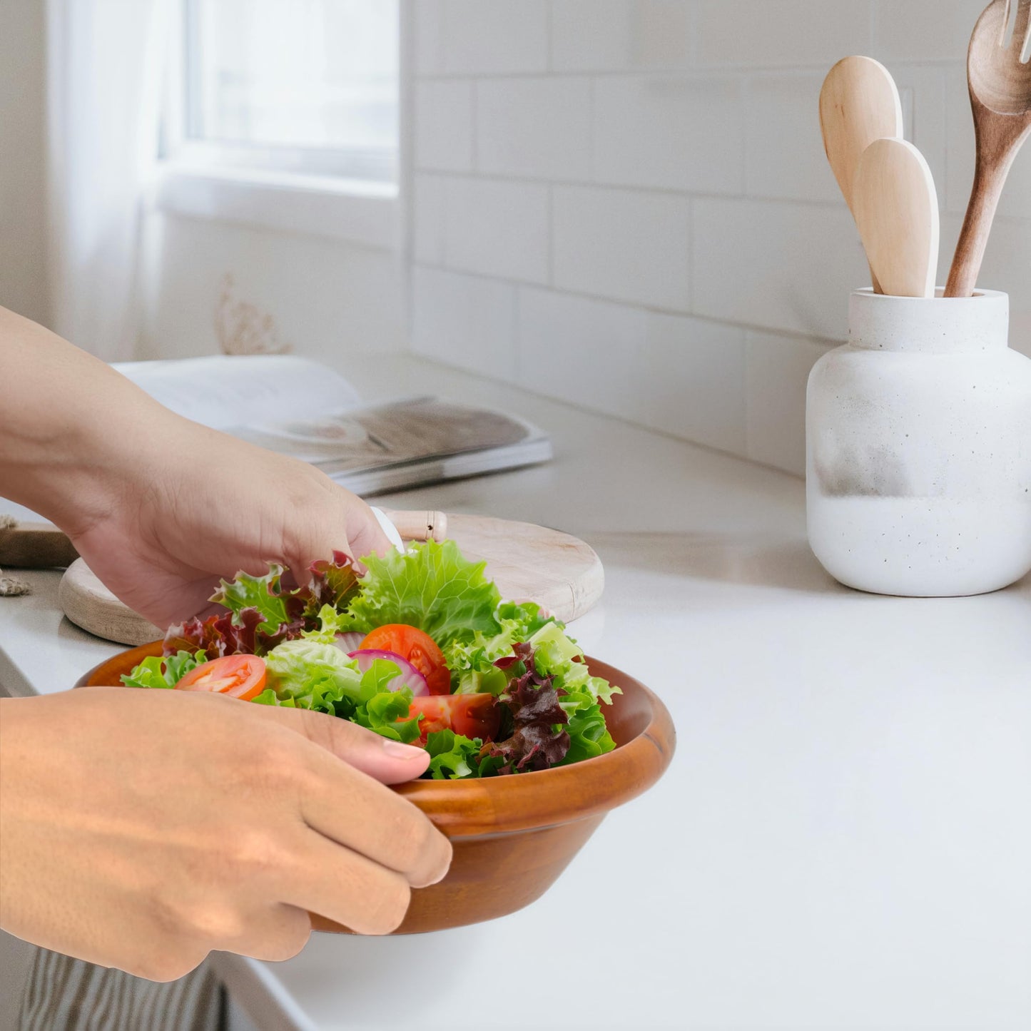 VieWood Wooden Salad Bowls, 8 Inch Set of 4 Wood Bowls for Serving Food, Salad, Dessert, Home Decor, Food Safe - Lightweight, Sturdy & Durable