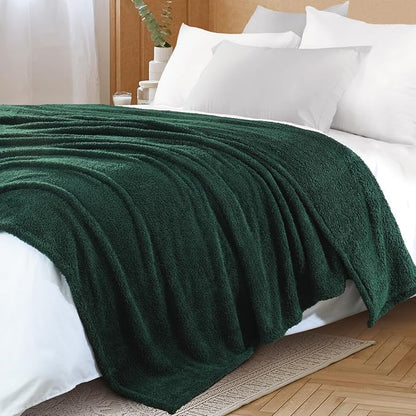 Exclusivo Mezcla Fleece King Size Bed Blanket, Ultra Soft, Lightweight and Fuzzy Forest Green Blanket for Women, Home Decor, 90x104 Inches