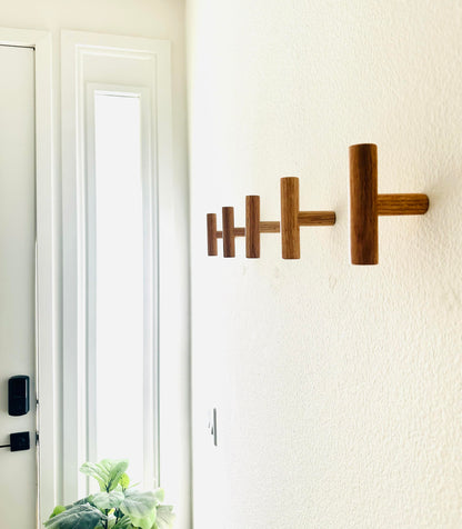 Flynt Ave. Wooden Coat Hooks, Decorative Wall Hooks for Bags, Hats, Coats, Purse, Heavy Duty, Sturdy, Natural Oak, Easy to Install, Holds Up to 7lbs - Pack of 5