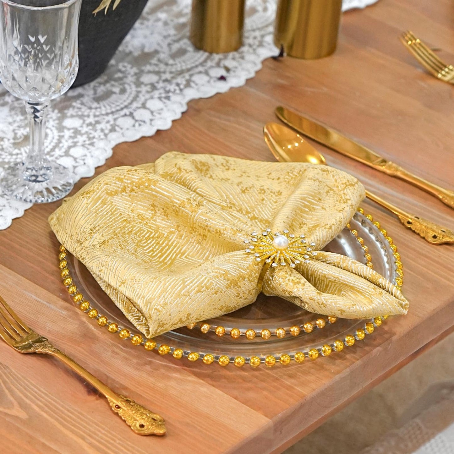 ZIWUROAD Dinner Cloth Napkins Set of 6, Cotton Polyester Blend Premium Quality, Washable, Soft, Reusable Jacquard Gold Napkins for Wedding, Parties, Thanksgiving, Everyday Use - Gold