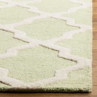 SAFAVIEH Cambridge Collection Runner Rug - 2'6" x 8', Light Green & Ivory, Handmade Trellis Wool, Ideal for High Traffic Areas in Living Room, Bedroom (CAM121B)