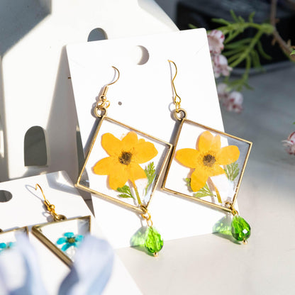 LET'S RESIN 172 pcs Open Bezels for Resin, 2 Size 36 Styles of Gold Hollow Frame Pendants Bezels with 100pcs Jump Rings, Unique Resin Bezels for Jewelry Making, Necklaces Earrings Making Supplies