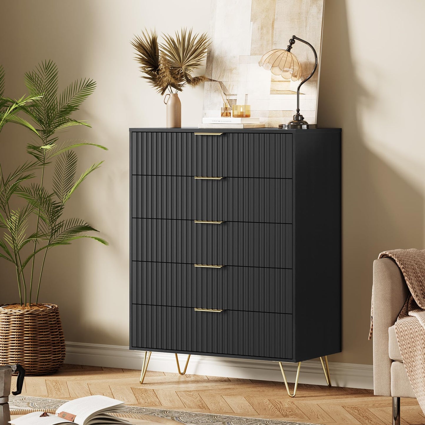 GarveeHome Fluted Dresser for Bedroom with 5 Drawers,32" Wide Modern Chest of Wooden Bedroom Chest with Metal Handle,Clothes Storage Organizer,Dresser & TV Stand for Living Room,Black