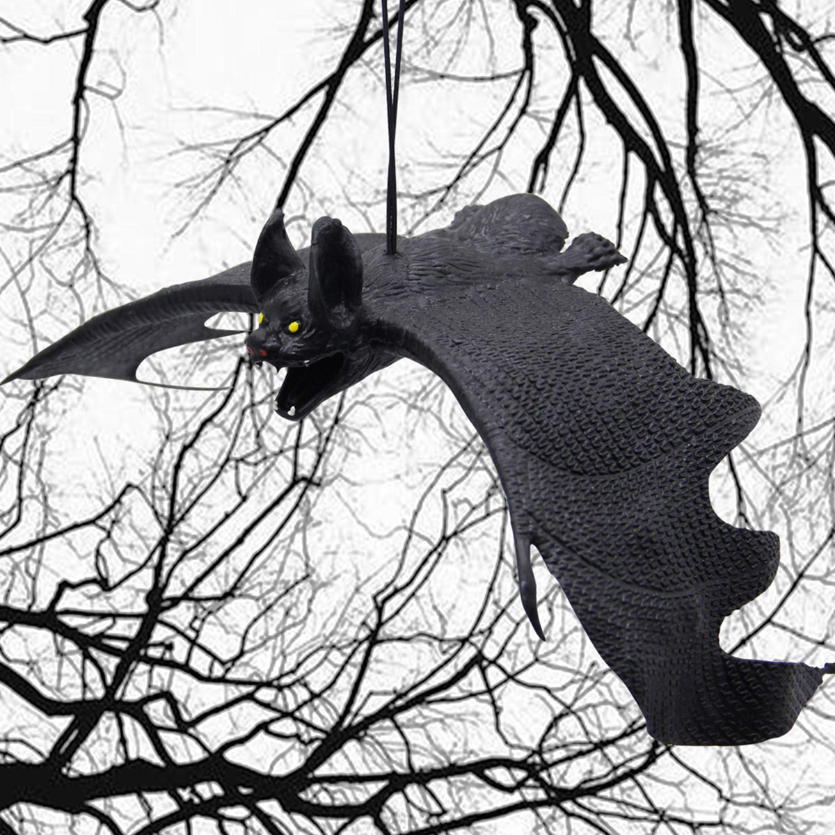 ATDAWN Halloween Hanging Bats, Rubber Bats, Realistic Looking Spooky Bats, Flying Bats Halloween Decoration, 6 Pack
