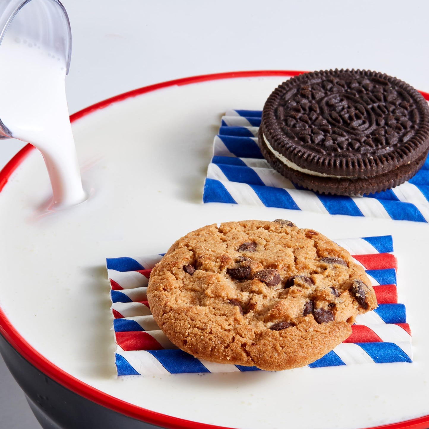 Nabisco Sweet Treats Cookie Variety Pack OREO, OREO Golden & CHIPS AHOY!, School Snacks, 30 Snack Packs (2 Cookies Per Pack)