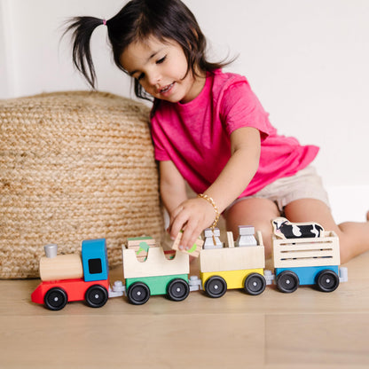 Melissa & Doug Wooden Farm Train Set - Classic Wooden Toy (3 Linking Cars)