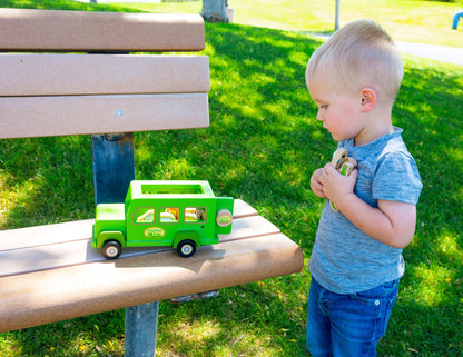 Jack Rabbit Creations 8-Piece Magnetic Safari Truck Playset – FSC Wood, Non-Toxic – Lion, Giraffe, Elephant, Zebra & Alligator – Motor Skills Toddler Toy, Ages 18 Months+