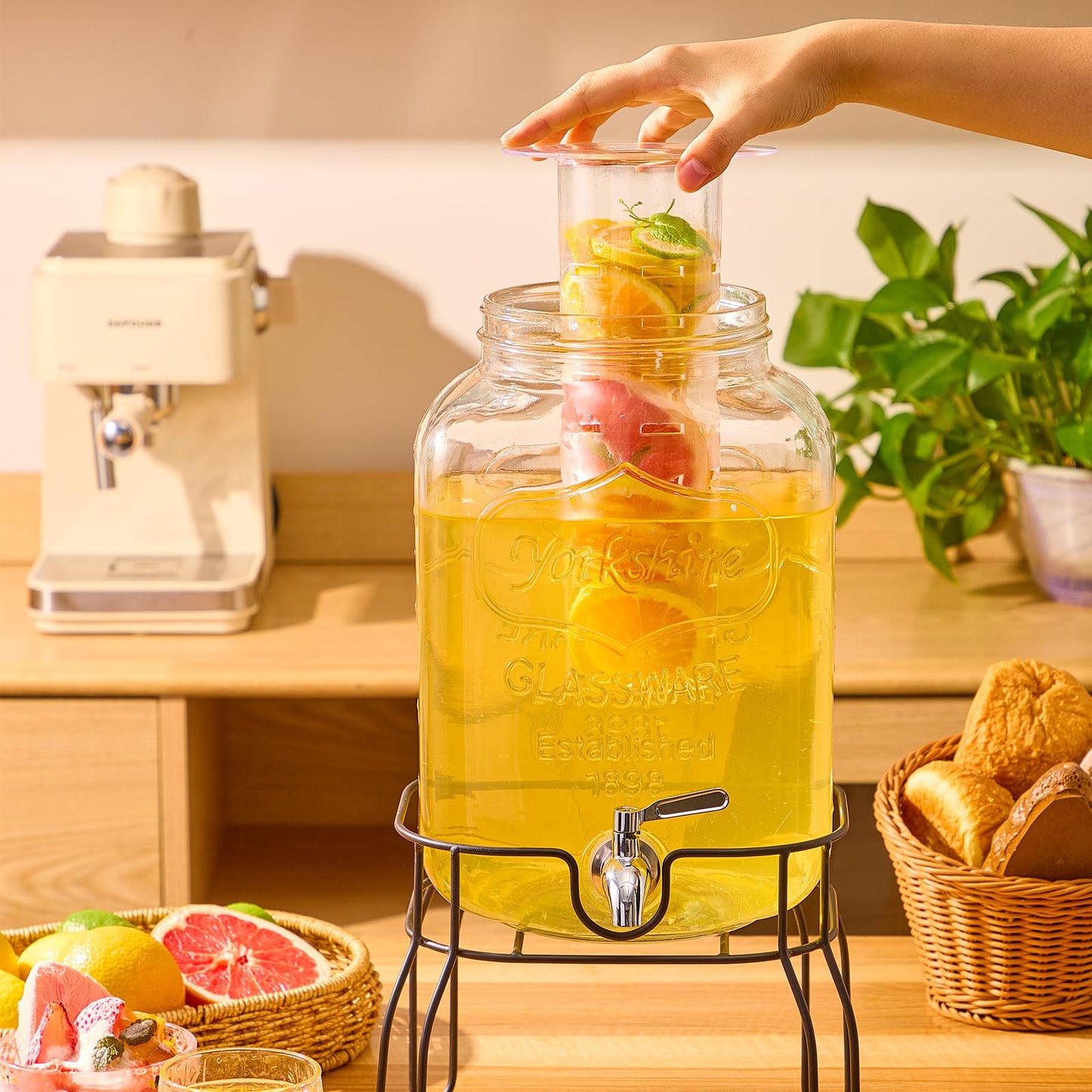 2 Gallon Glass Drink Dispensers for Parties, Beverage Dispenser with Stand, Fruit Infuser and Stainless Steel Spigot 100% Leakproof, Beverage Dispenser for Lemonade Sun Tea