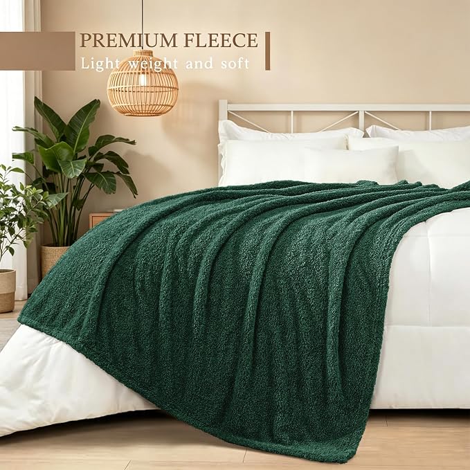 Exclusivo Mezcla Fleece King Size Bed Blanket, Ultra Soft, Lightweight and Fuzzy Forest Green Blanket for Women, Home Decor, 90x104 Inches