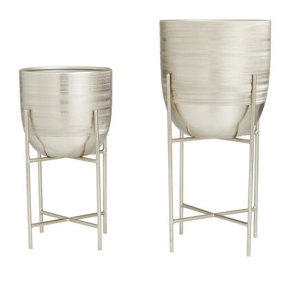 Deco 79 Metal Indoor Outdoor Planter Small Planter Pot with Removable Stand, Set of 2 Planters 6", 5"W, Silver